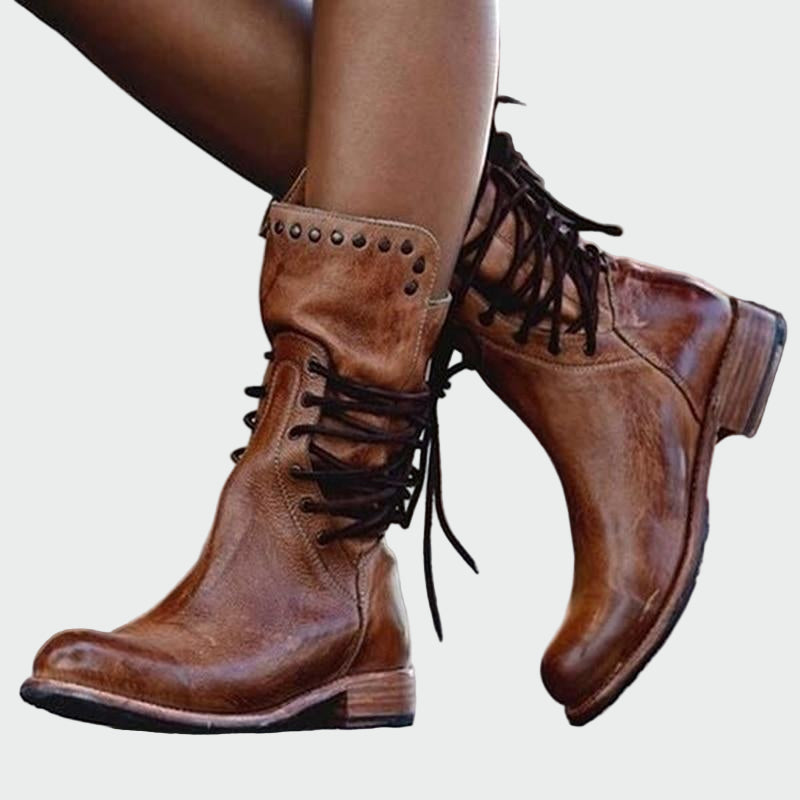 Leila - Botins de pele com atacadores