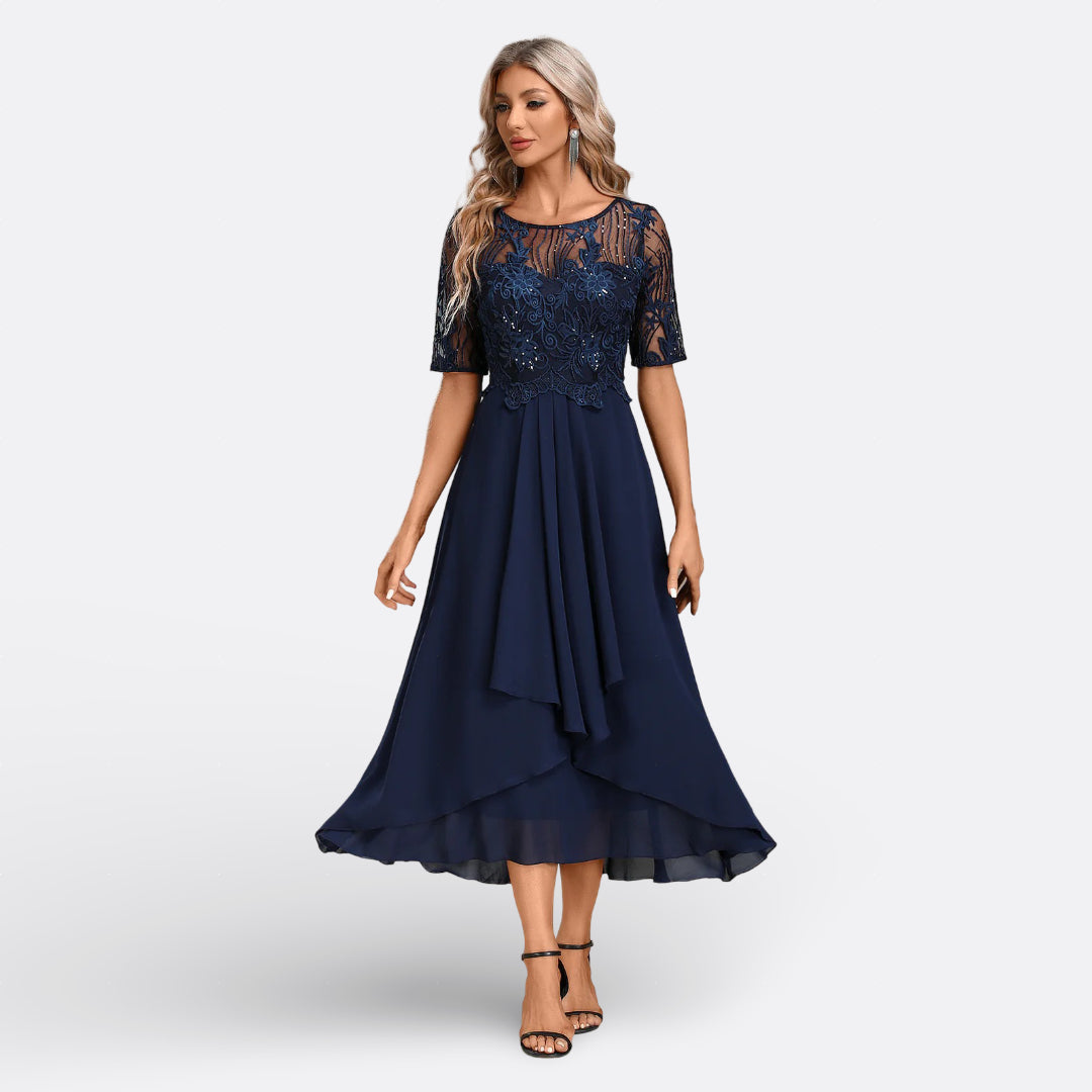 Mariana - Vestido de Renda com Mangas Curtas