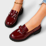 Regina - Mocassins Femininos Pretos em Verniz com Laço