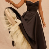 Ariel - Vestido Médio de Luxo