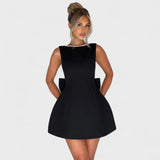 Catarina - Pequeno vestido com pérolas